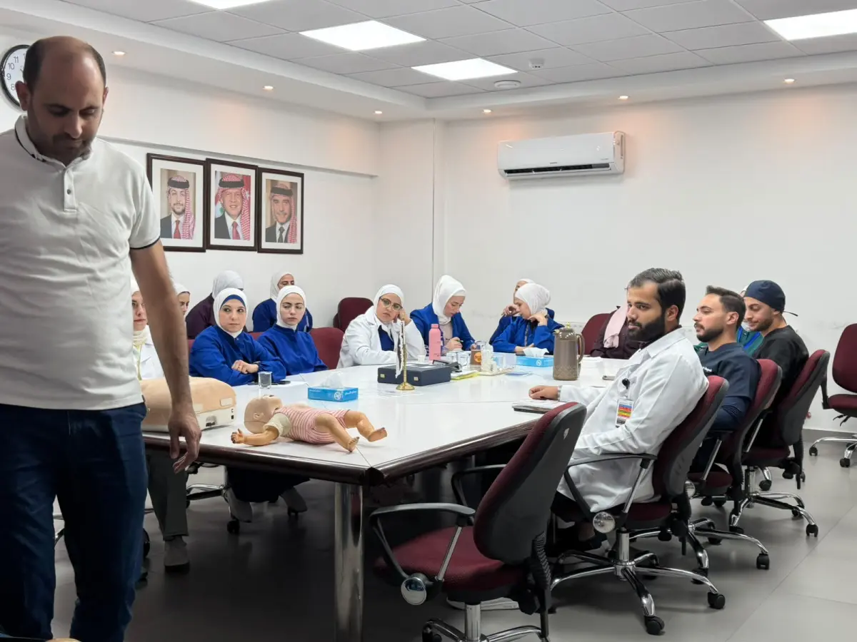 مستشفى الشميساني يعزز مهارات كوادره للتعامل مع الحالات الطارئة